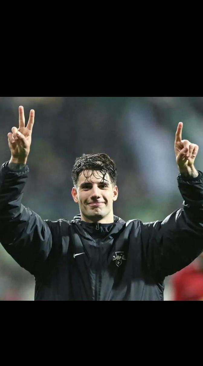 九游登录平台利物浦新星崭露头角，未来或成球队顶梁柱，中心事情.