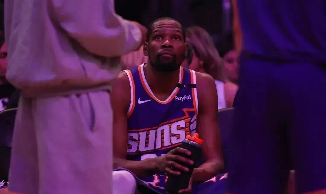  杜兰特在尤文图斯比赛中赛况扑朔迷离，绝杀引发热议！