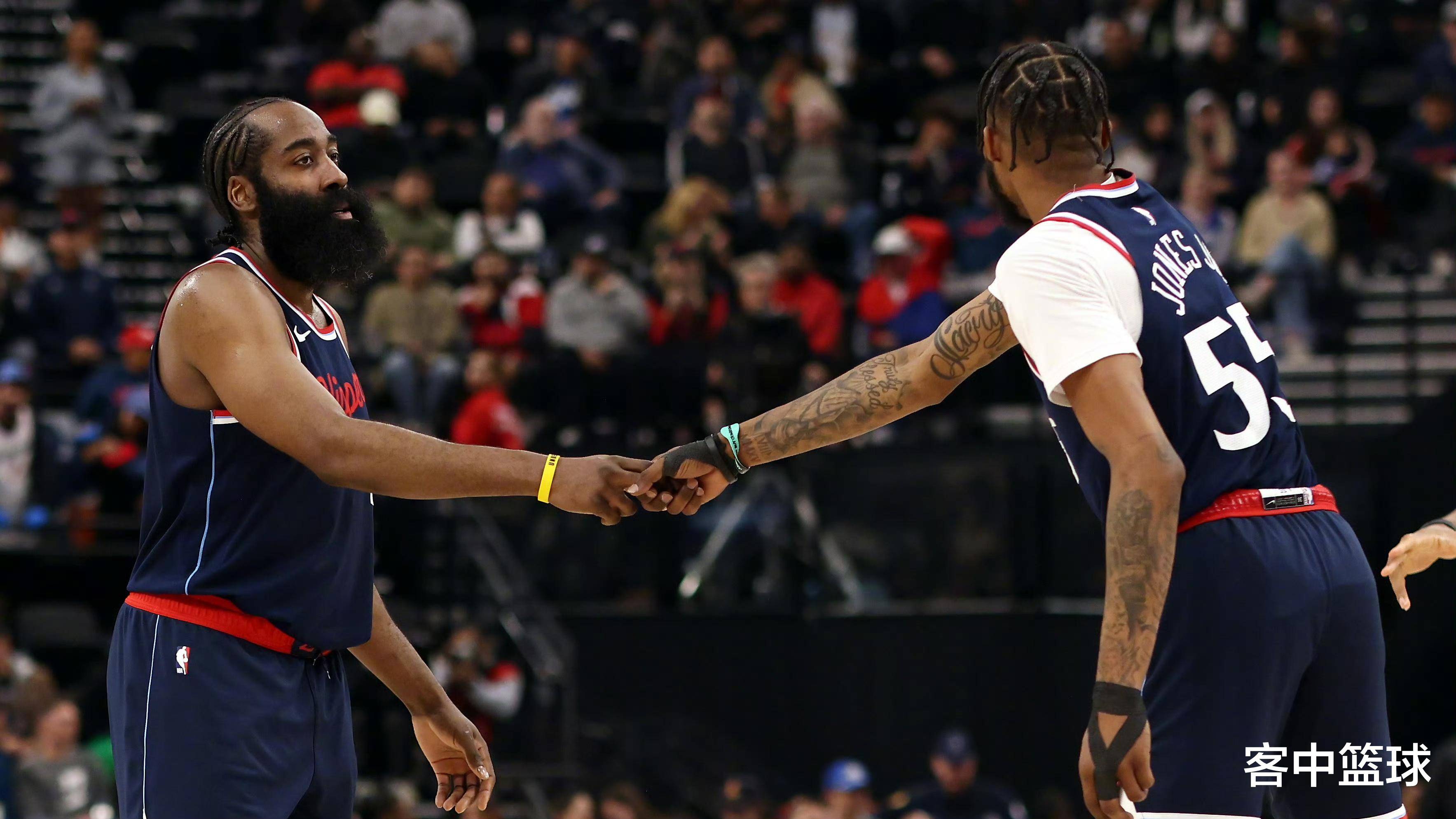 关于转折点洛杉矶快船扳平良机，意甲赛前攻防权衡，管理层满意，轮换策略成焦点的信息